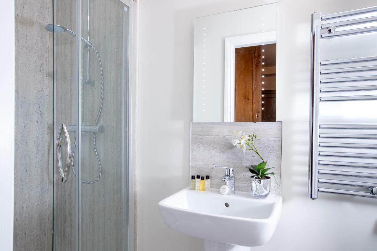 The Stables Apartment Сетъл Екстериор снимка